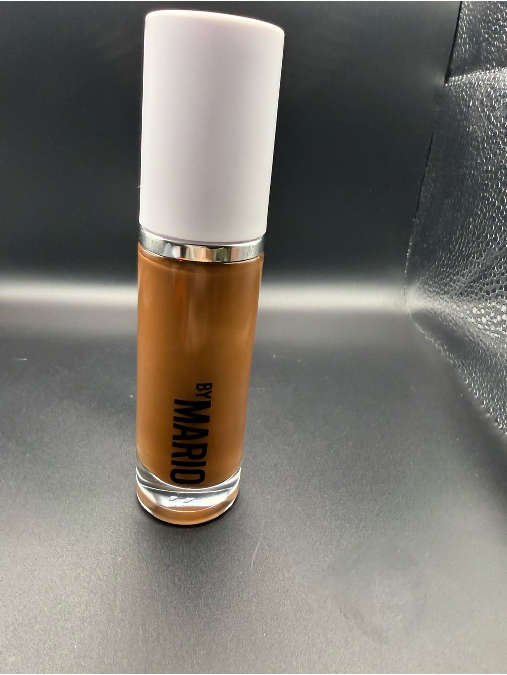 MAKEUP BY MARIO SurrealSkin Luminous Hydrating Foundation shade 29C